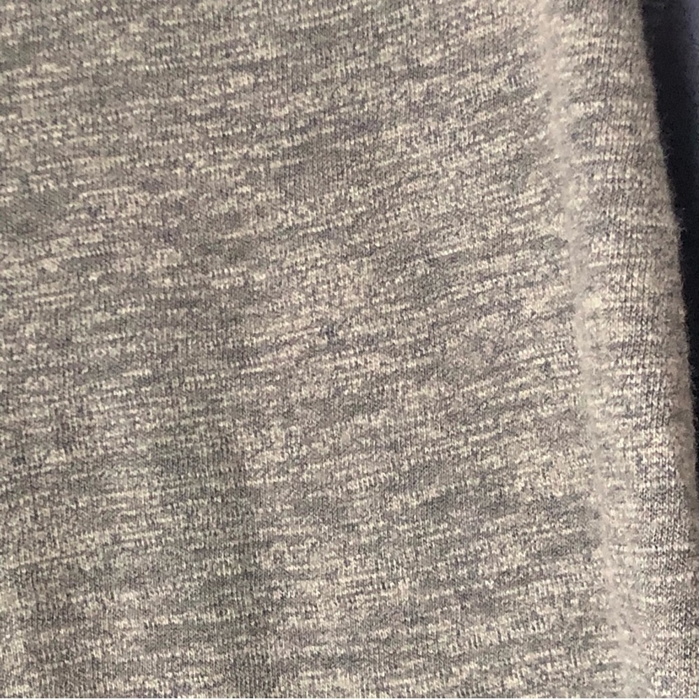 \Rock & Republic\• Men’s Pieced Henley Shirt - Picture 10 of 16